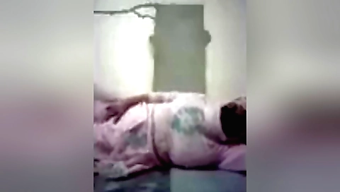 Sexy solo female video with a sexy cunt being fucked