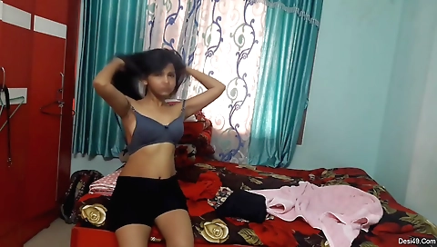 Nepali amateur teen shows sexy butt in hd porn clip