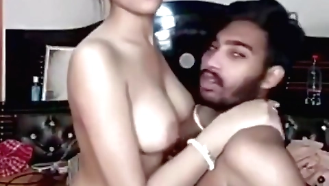 Indian brunette 18+ in a big cock and a creampie clip