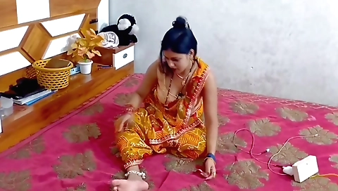 Hot indian chick enjoys to make me cum in her pussy