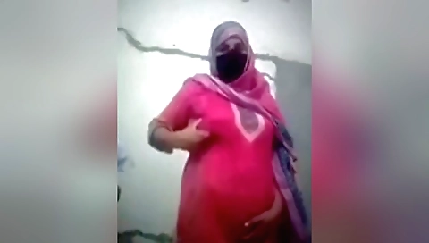 Hot homemade video showing woman and some intercourse