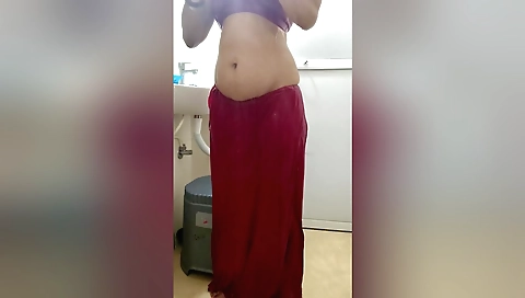 desi naked solo action with nude towel and sexy body