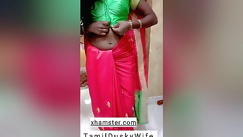 Indian hottie shows her beautiful body in solo video