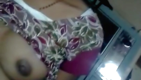 Cute amateur hairy brunette video showing her pussy