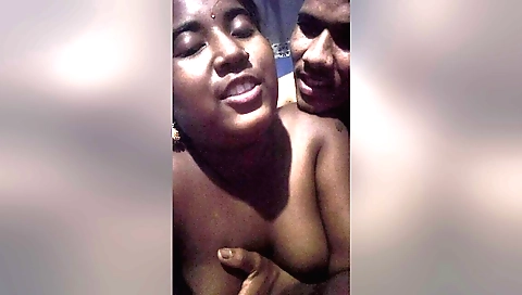 Hot indian brunette with a sweet face and a sexy pussy
