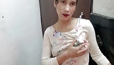 Indian beauty 18+ shows off her beauty in red dress
