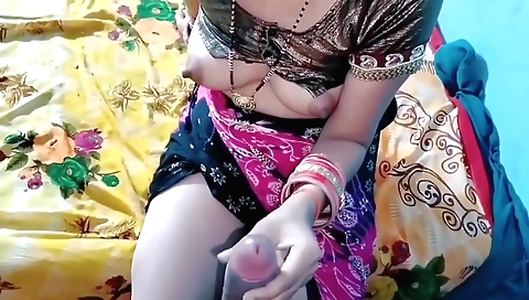 Indian hottie gets her pussy fucked by boyfriend in a threesome