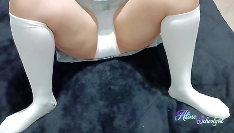Step cousin with sexy body plays with her stepbrother