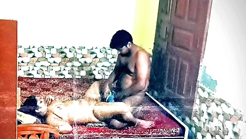 Indian hottie has anal sex with her husband in amateur clip