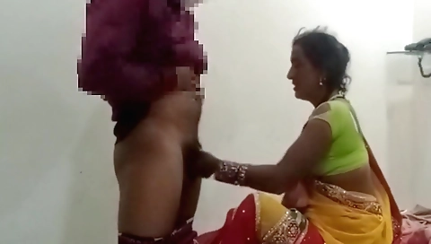 Indian face on webcam porn by an amateur brunette girl