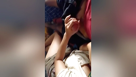 Indian babe gets fucked in her pussy and gets fucked in her hands