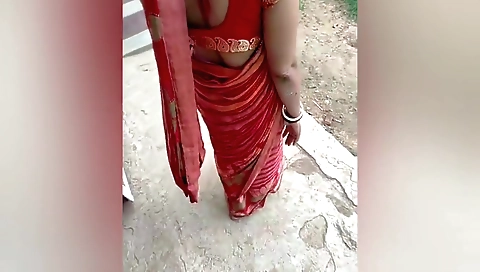 Hot brunette girl shows off her lovely face in outdoor video