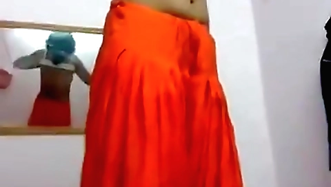 Indian naked girl naked in her bed and showing body