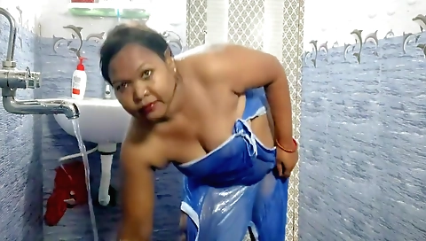 Gorgeous brunette in a sexy bikini gets her pussy wet