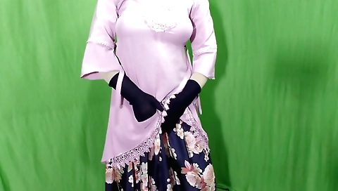Indian housewife spends the night with her stepfather