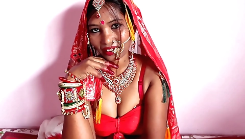 Bhabhi plays with her boyfriend's cock in a solo video