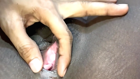 Indian amateur sex video shows the couple getting off