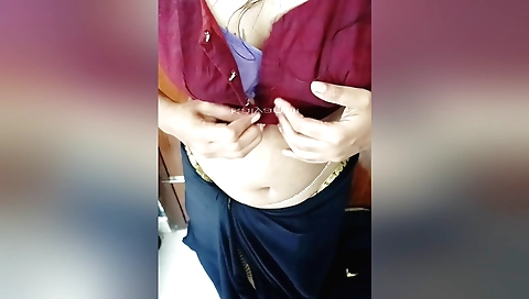 Kerala brunette beauty in bikini 01 in amateur video