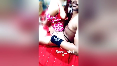Bhabhi porn video - amateur brunette indian sex video