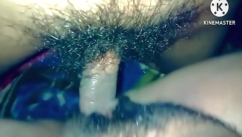 Indian girl is fucked by her boyfriend in amateur vid