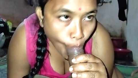 Indian teen in black bra and a long black tshirt in gangbanged