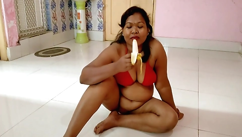 Indian brunette has her large booty exposed on camera