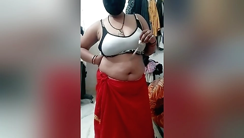 Indian girl with big tits shows her body in solo video