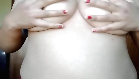 Indian teen with nice legs shows off her ass on web cam