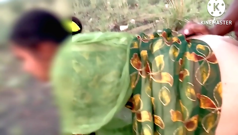 Indian bhabhi gets fucked by a foreign guy in the jungle