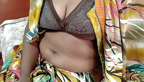 Indian girl with big boobs shows her body on webcam