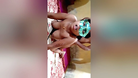 Indian bhabhi enjoys hot sex with her handsome boyfriend