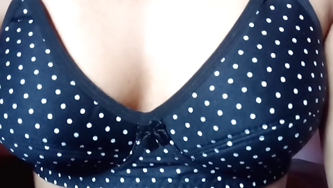 Indian girl in a sexy outfit takes part in solo amateur video
