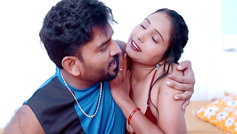 Bhabhi in hindi has sexy indian babe in a very sexy and hot scene