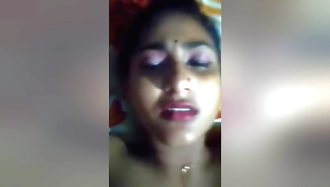 Indian bhabhi sex cock sucking and pussy fucked beautiful village