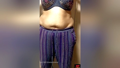 Chubby chick in bra and sexy dress in amateur solo video