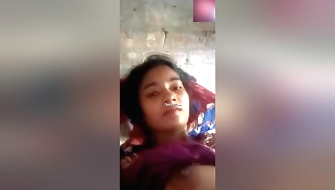 Indian beauty with a nice set of boobs is showing off