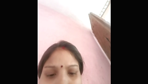Indian brunette stepbrother shows his step-aunt his hole