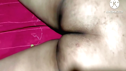 Beautiful amateur babe with big ass and curves on her face