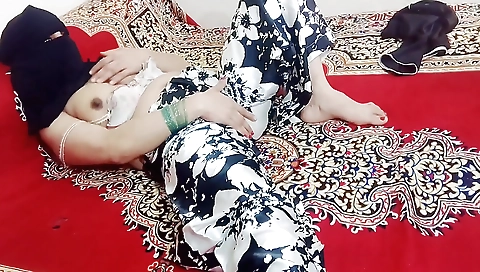Indian whore gives you a big cock and makes you cum as hard as you can