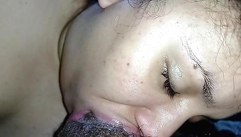 Indian amateur porn video showing a deep throat sex video