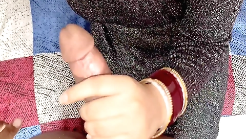 Indian girl with big tits and a nice ass in a blowjob
