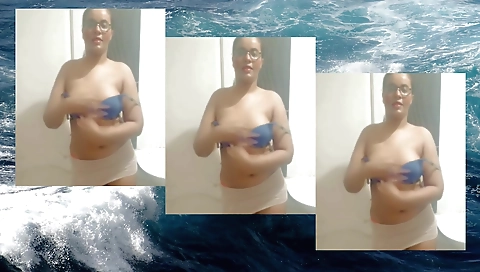 Masturber solo film with me in bed naked for the first time in my life