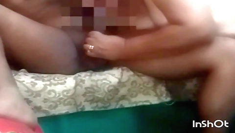 Stunning blonde in big tits milf fucks in web camera
