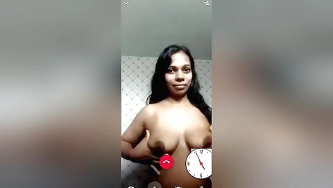 Amateur solo brunette takes bath and then masturbates