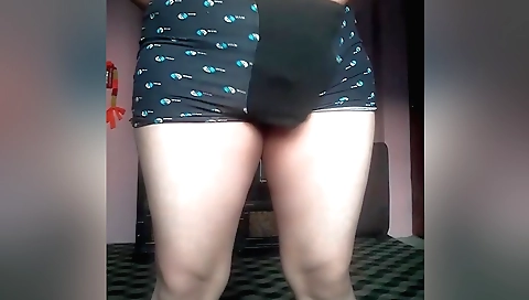 Big booty amateur solo video with wet face and tits