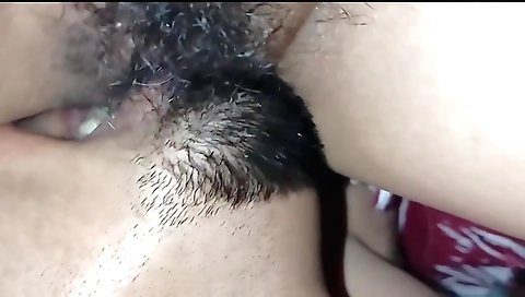 Amateur homemade fetish video featuring a hairy girl