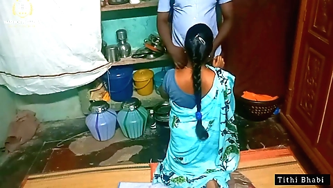 School girl fuckin her boss at work in amateur clip
