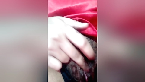 Indian girl has a hairy pussy in her favorite solo video