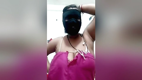 Amateur indian girl masturbating with her own big-ass
