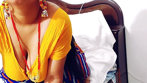 Indian solo video with a beautiful amateur with a sexy body